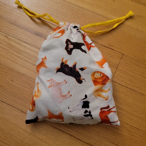 Lovevery Montessori Animal Match Game with Yellow Drawstring Bag - Picture 3 of 5